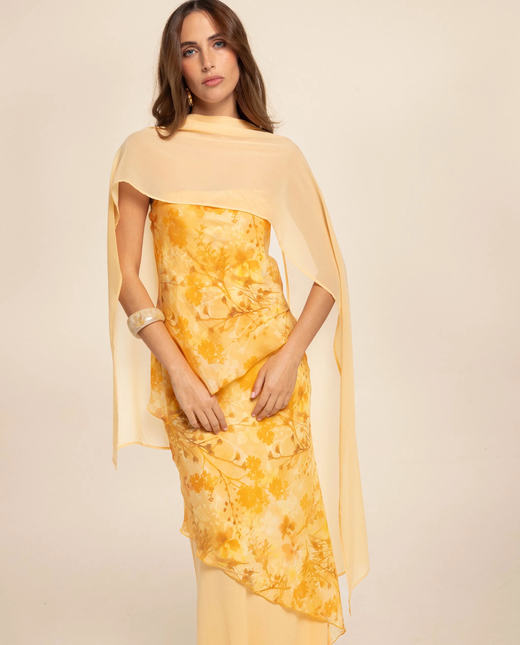 Yellow chiffon scarf, perfect accessory for a wedding guest | THE-ARE Guest Yellow chiffon scarf, perfect accessory for a wedding guest | THE-ARE Guest