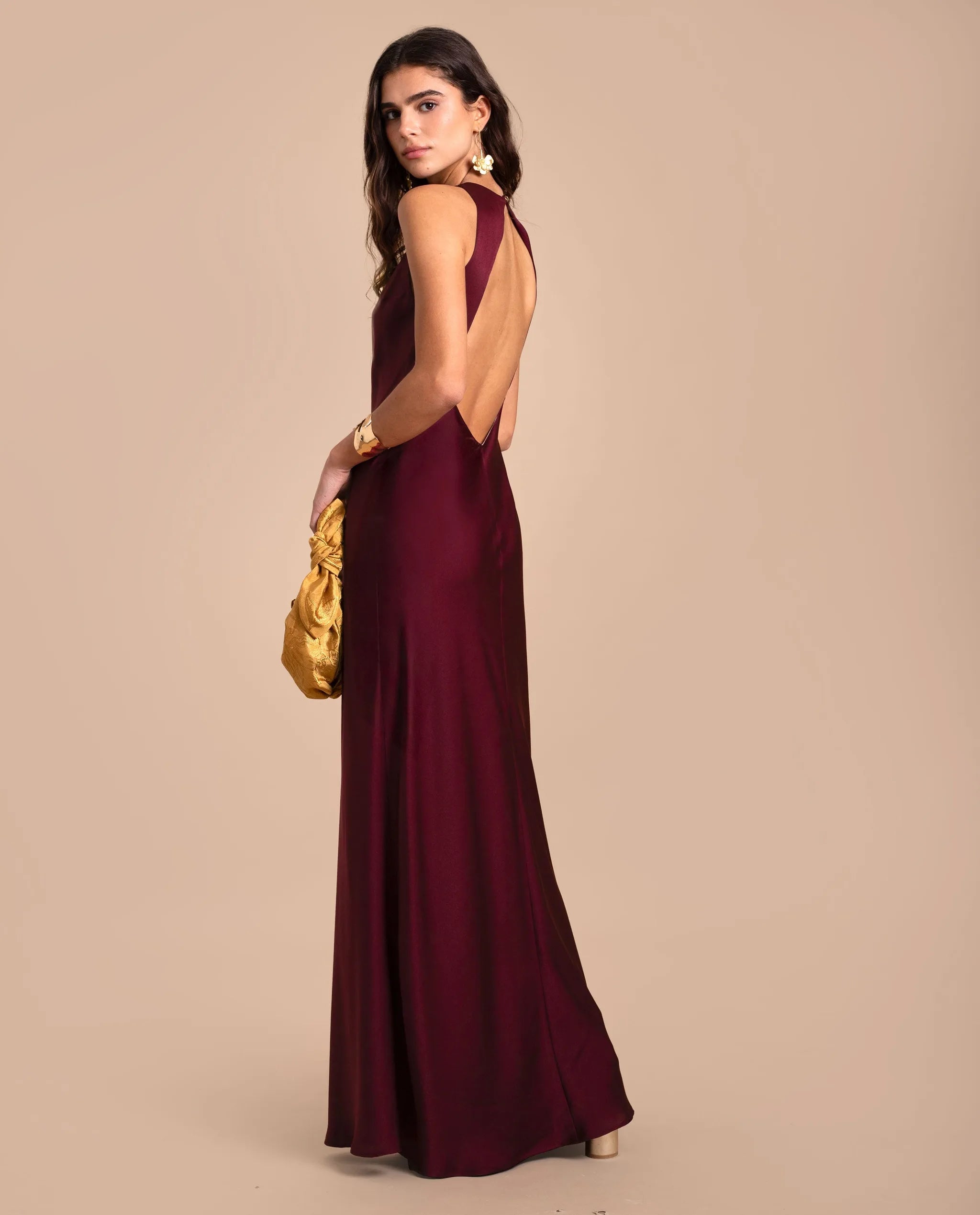 Burgundy Long Dress with Open Back | THE-ARE Guests Burgundy Long Dress with Open Back | THE-ARE Guests