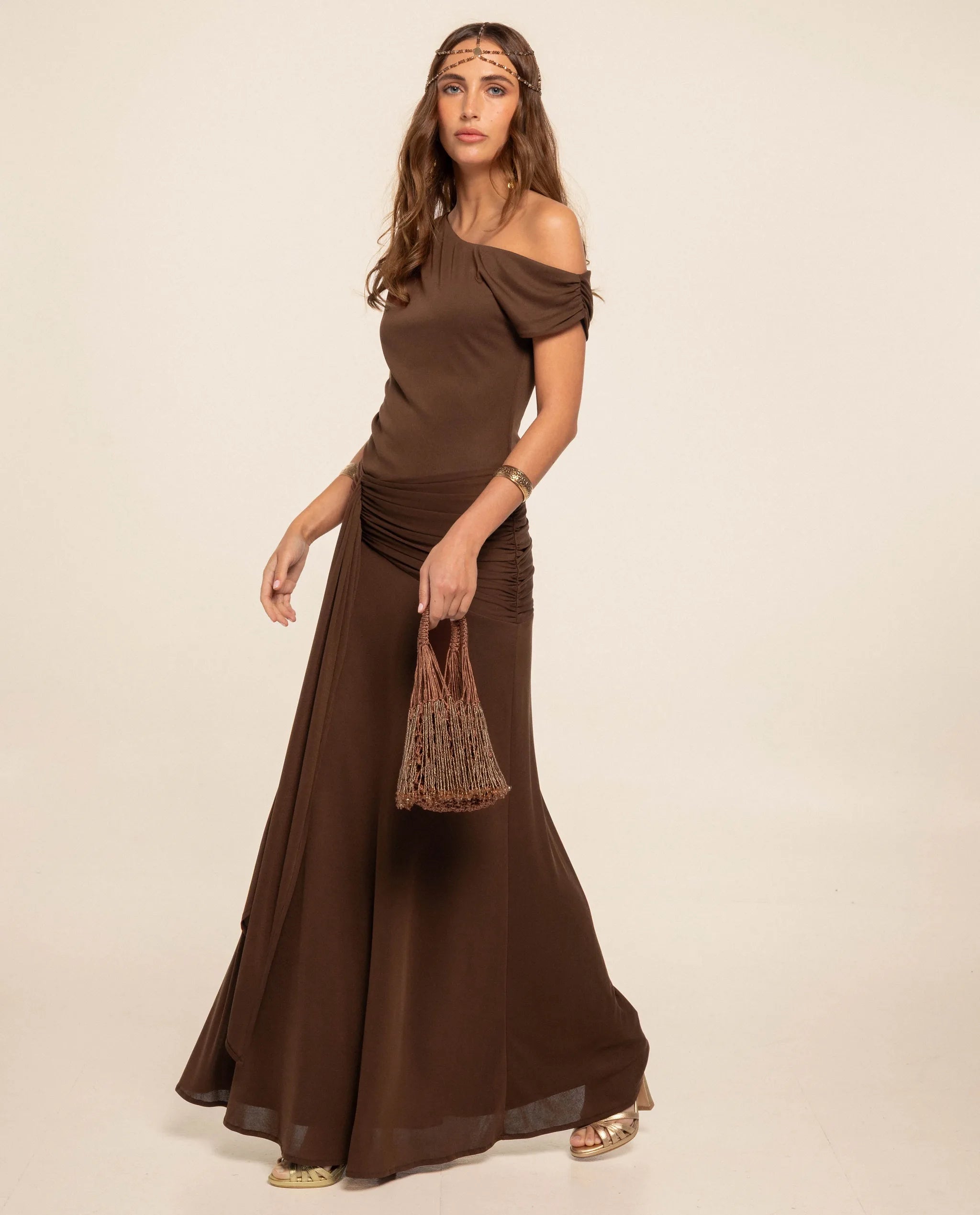 Long asymmetrical knit dress with brown sash | THE-ARE Guest Long asymmetrical knit dress with brown sash | THE-ARE Guest