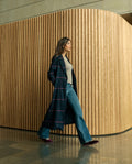 ABRIGO REUNITED | Abrigo de Cuadros Azul y Fucsia para Mujer | THE-ARE