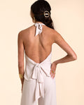 Blusa Beige Elegante Escote Halter Drapeado | Invitadas THE-ARE