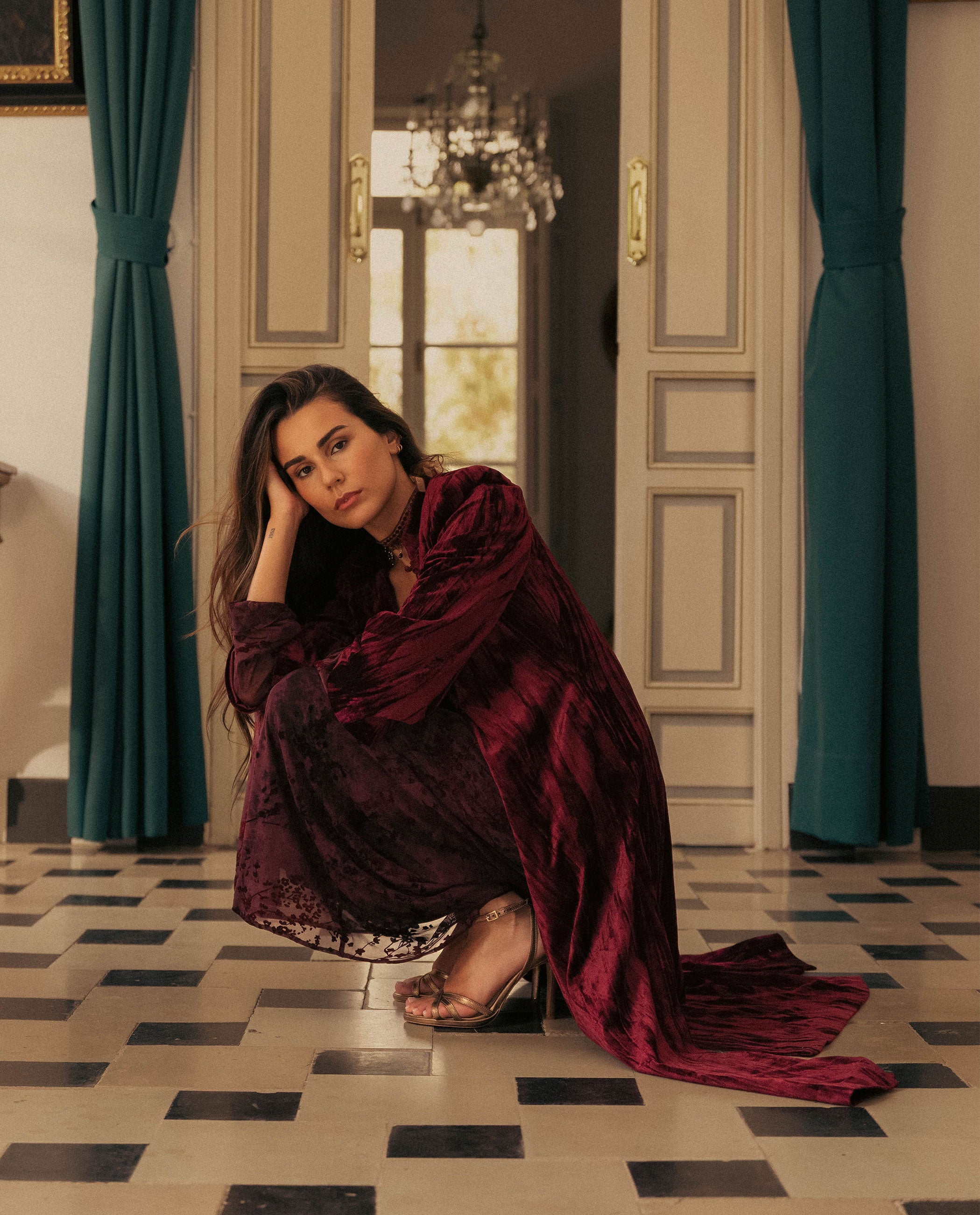 SIMONA KAFTAN - BURGUNDERROT