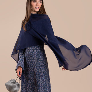 Capa Azul Marino de Invitada para Bodas | THE-ARE