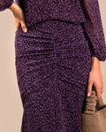 Blusa Estampada Morada Asimétrica Elegante Conjunto Falda Invitada | THE-ARE