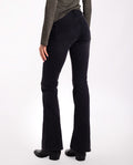 Jeans Negros Acampanados de Mujer | THE-ARE
