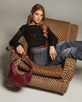 Jersey Negro Calado de Mujer | THE-ARE
