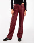 Pantalón Rojo Poliepiel de Mujer | THE-ARE