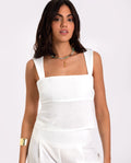 Top Blanco de Lino con Tirantes y Espalda Descubierta | THE-ARE