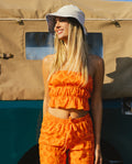 TOP SET BREEZE | Top Palabra de Honor Estampado Naranja | Colección Verano THE-ARE