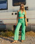 PANTALÓN PALM BEACH | Pantalón Fluido Verde de Mujer con Aberturas | THE-ARE