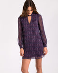 Vestido Corto Morado Estampado Cuello Alto | THE-ARE