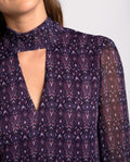 Vestido Corto Morado Estampado Cuello Alto | THE-ARE