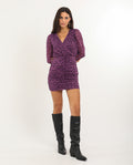 VESTIDO HIT THE TOWN | Vestido Corto Morado con Manga Larga | THE-ARE