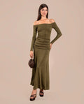 Vestido Midi Verde Ajustado de Manga Larga con Brillo y Escote Bardot | Invitadas THE-ARE