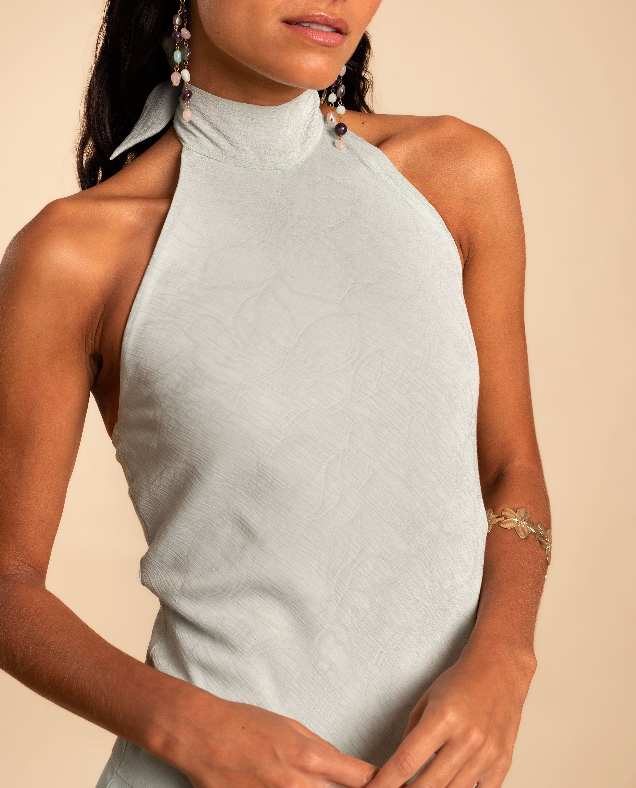 Plain Halter Neck Dress | THE-ARE Guests Plain Halter Neck Dress | THE-ARE Guests