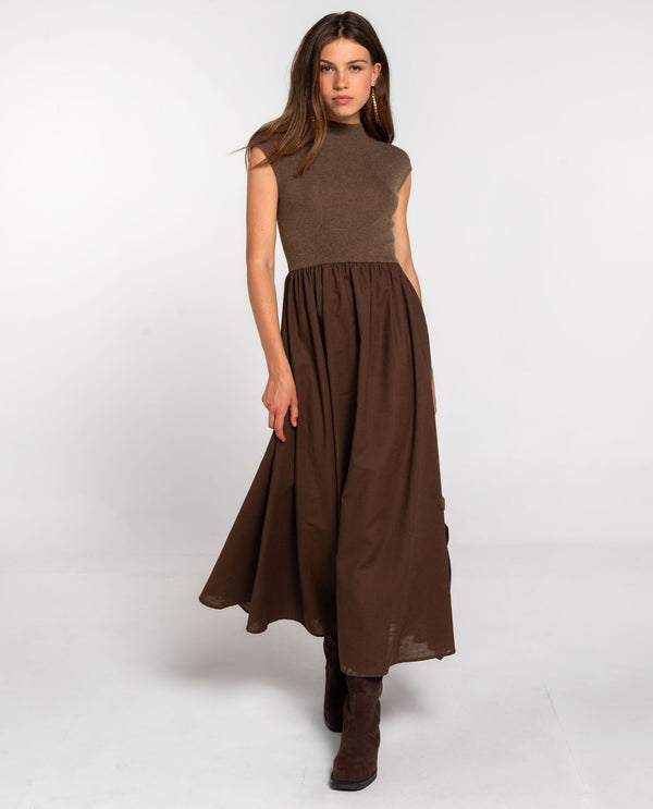 VESTIDO BECOMING HER · MARRÓN