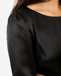 NIGHT SECRETS DRESS | Vestido curto preto recortado em cetim | Coleção THE-ARE Party