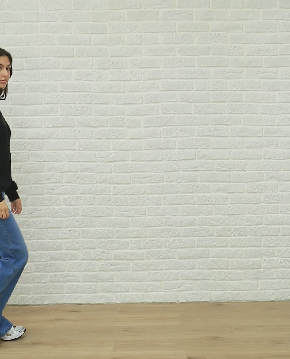 SUDADERA PURPOSE | Sudadera Negra de Mujer con Capucha y Bolsillos | THE-ARE