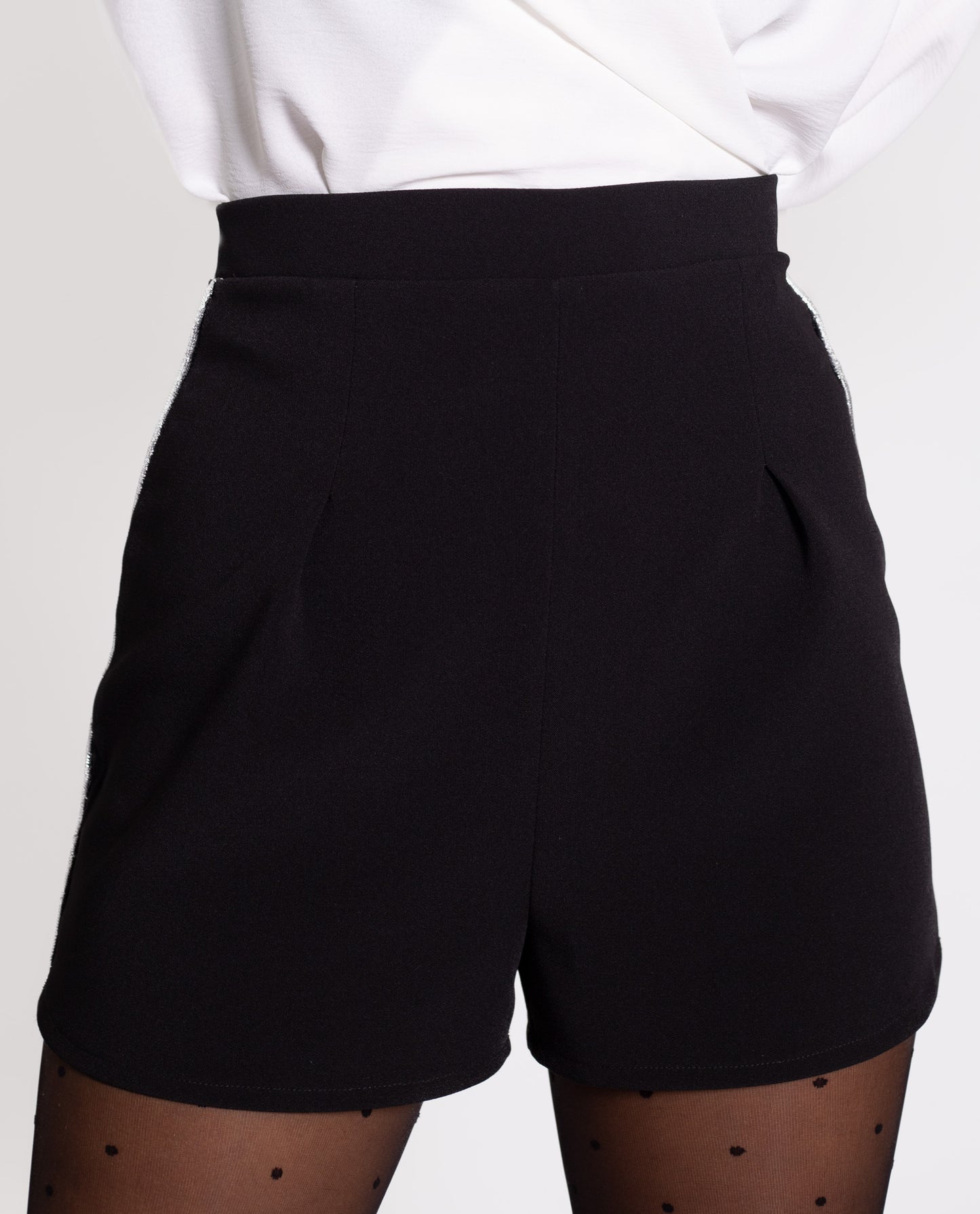 SHORT IMPERIAL | Short negro con ribete lateral plata | Shorts fiesta THE-ARE