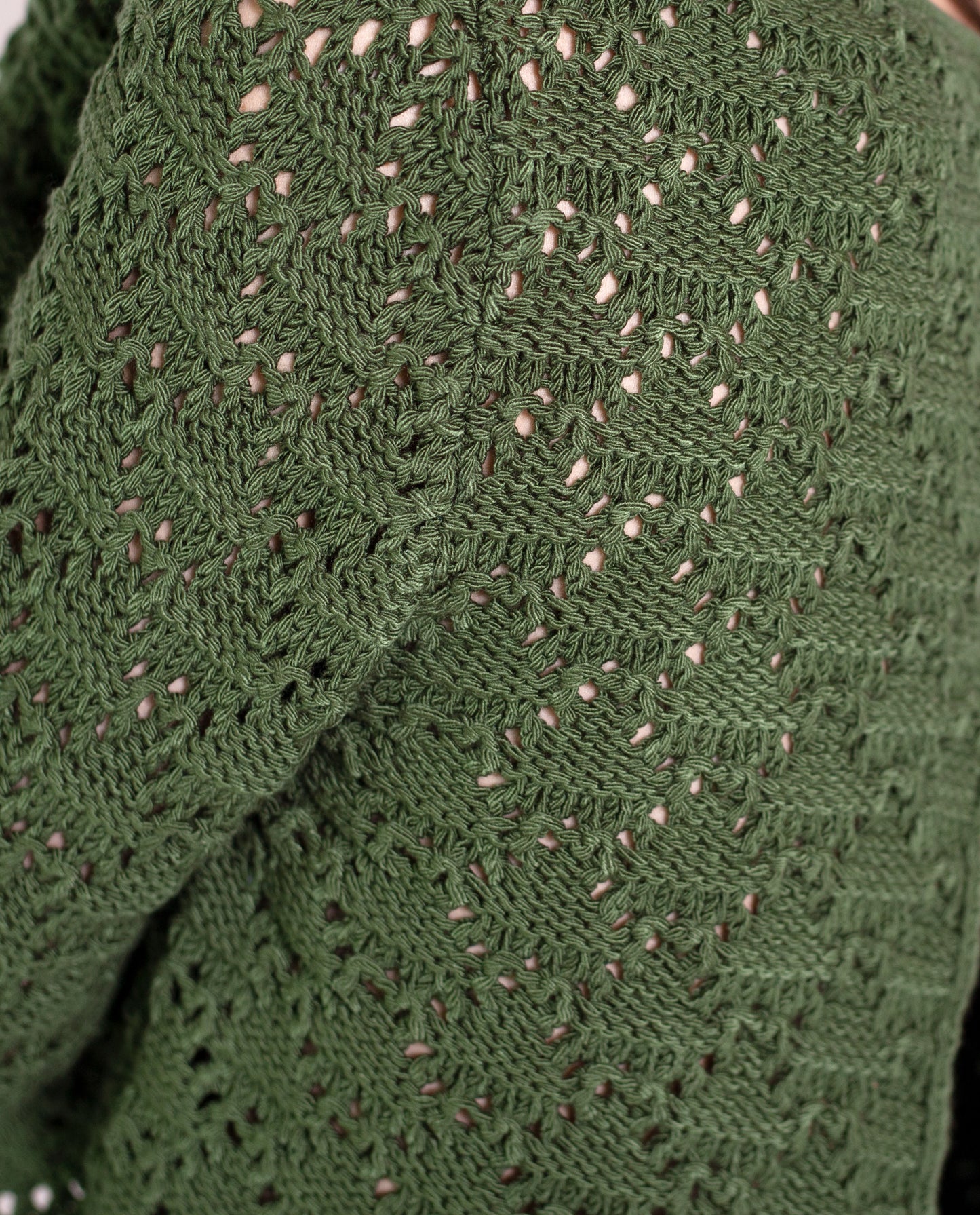 JERSEY GROOVY | Jersey Punto Crochet Verde Militar Espalda Abierta | THE-ARE