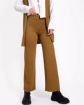 PANTALÓN SHADES OF ME | Pantalón Cropped de Mujer Ocre | Colección Casual THE-ARE