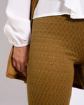 PANTALÓN SHADES OF ME | Pantalón Cropped de Mujer Ocre | Colección Casual THE-ARE