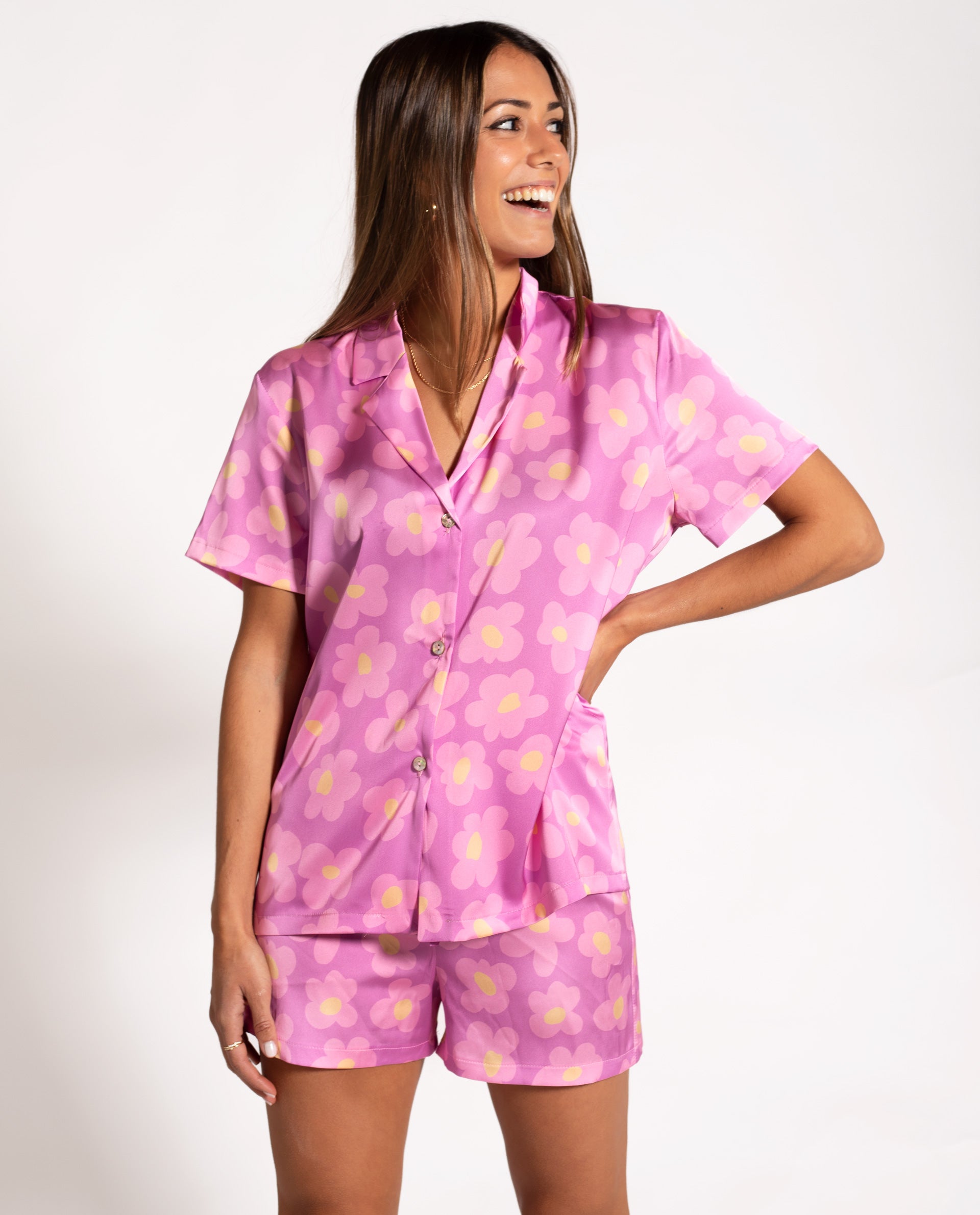 Pijama THE-ARE x @mariafrubies | Camisa Corta Pijama Flores Rosa