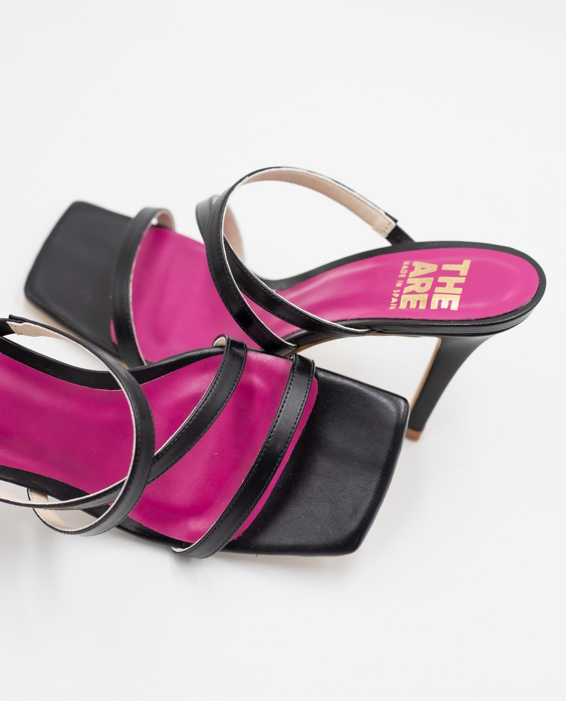 SANDALIA #3 | Sandalia de Tacón Negro con Plataforma | Zapatos THE-ARE