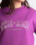 TRUST THE PROCESS | Sweatshirt roxa sem capuz com bordado para mulher | THE-ARE