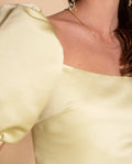 VESTIDO MRS. WALDORF | Vestido Midi Amarillo Espalda Descubierta | Colección Eventos THE-ARE