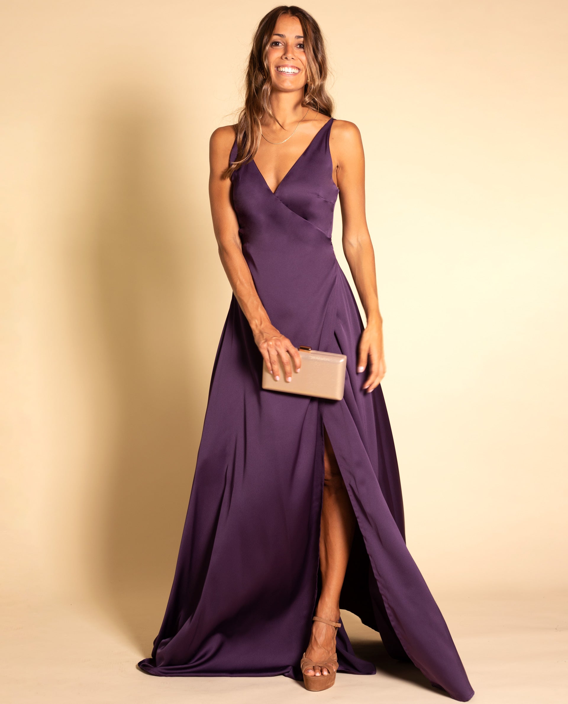 Vestido largo morado elegante eventos y graduaciones THE-ARE