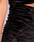 VESTIDO DISPONÍVEL | Vestido de veludo com corte assimétrico | THE-ARE